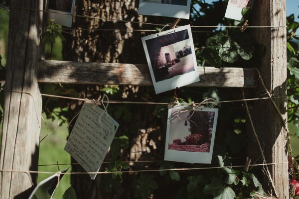 tuscan-country-chic-wedding-photography-open-field-ceremony-1051