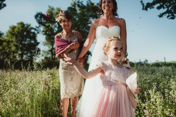 tuscan-country-chic-wedding-photography-open-field-ceremony-1068