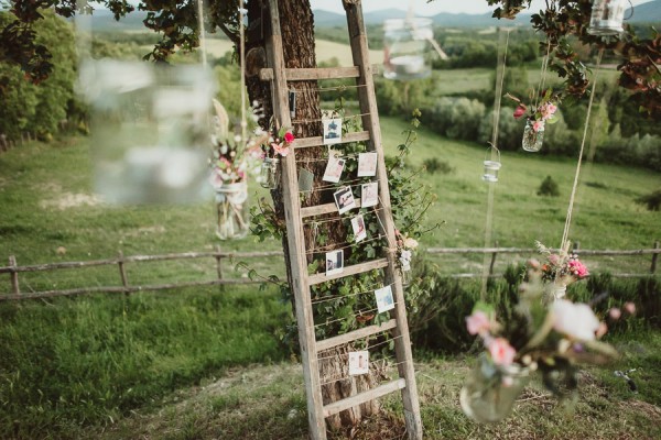 tuscan-country-chic-wedding-photography-open-field-ceremony-1121