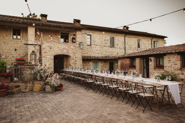 tuscan-country-chic-wedding-photography-open-field-ceremony-1136