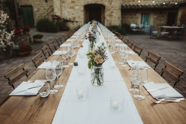 tuscan-country-chic-wedding-photography-open-field-ceremony-1138