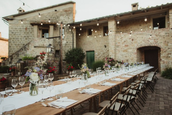 tuscan-country-chic-wedding-photography-open-field-ceremony-1139