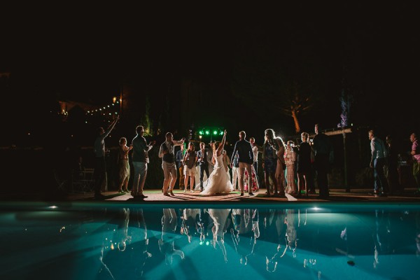 tuscan-country-chic-wedding-photography-open-field-ceremony-1163